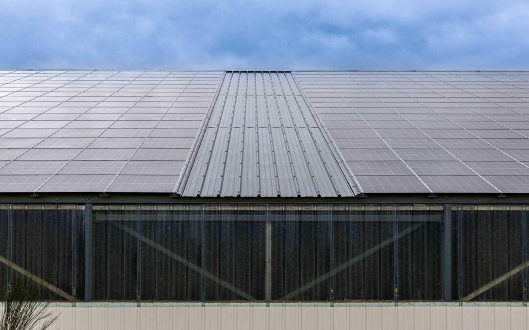 Bâtiment photovoltaïque en, charpente métallique